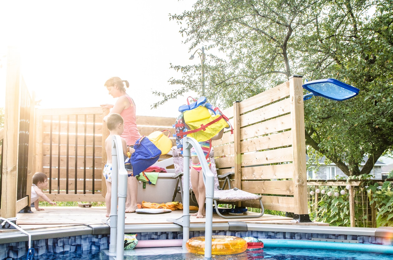 You are currently viewing Teaching Your Child About Pool Safety: 10 Essential Rules
